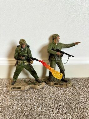 2 McFarlane Call of Duty Marine Corp Figure World At War Military Flame Thrower